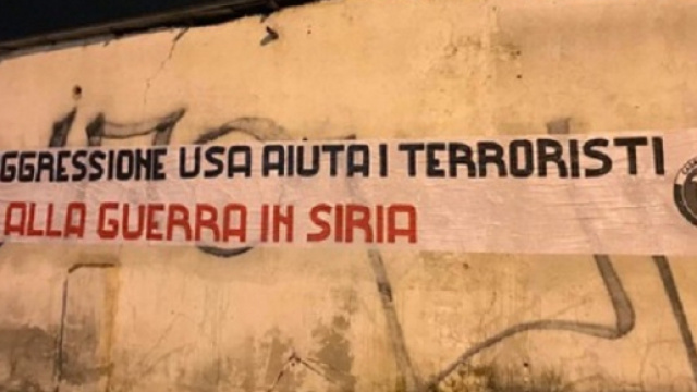 Lo striscione di Casapound contro il recente raid missilistico in Siria