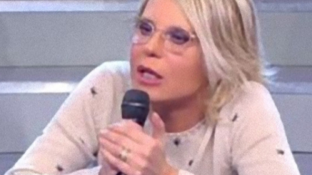 Uomini e Donne, Maria De Filippi perde le staffe.