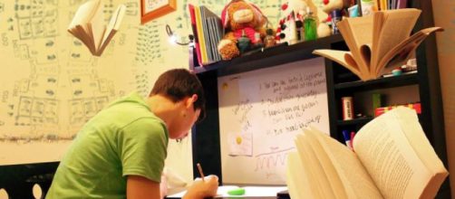 Studying and stress - Image credit - Public Domain | Pixabay