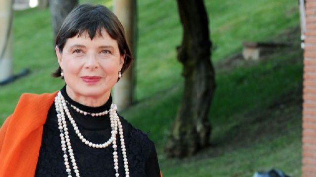 Isabella Rossellini rivela di essere stata stuprata in Italia | corriere.it