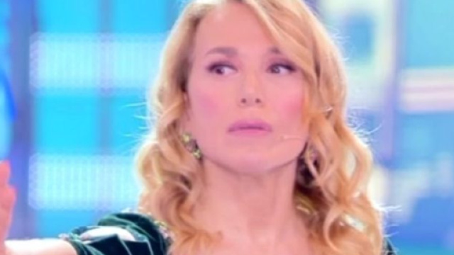 Barbara d'Urso perde le staffe contro Paola Caruso