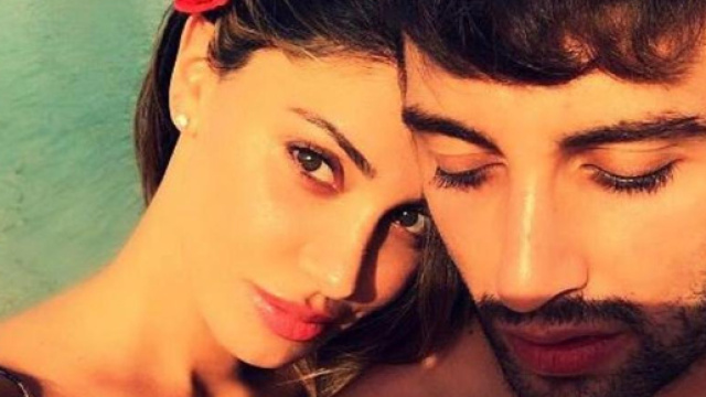 Belen Rodriguez e Andrea Iannone fidanzati, ma lei si &egrave; vista con Corona.