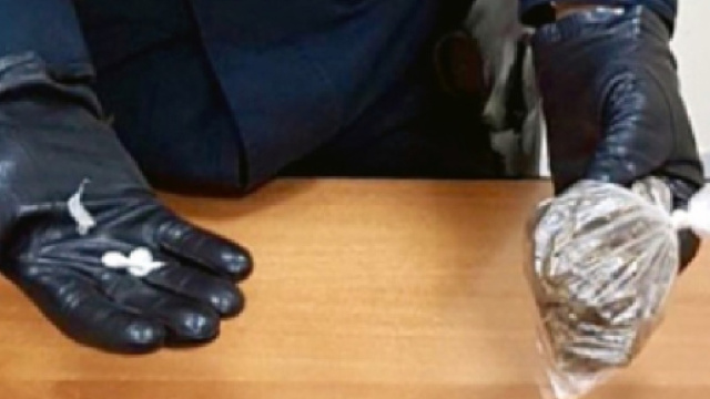 Droga in casa: arresti a Pomigliano d'Arco e Camposano, nel napoletano