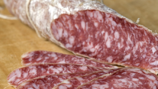 salame italiano ritirato dal mercato: conteneva listeria