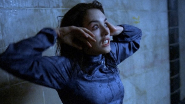 Sta facendo discutere un misterioso caso di una donna.