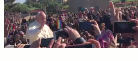 Salento, quanta emozione: il video spettacolare dell'arrivo di Papa Francesco