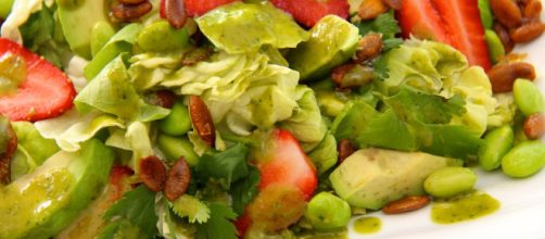 Ensalada de lechugas, frutas y nuez de la india - Su M&eacute;dico : Su ... - sumedico.com