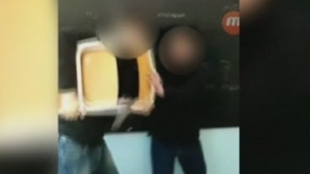 Lecce: diciassettenne vittima di bullismo, &egrave; ripreso in un video