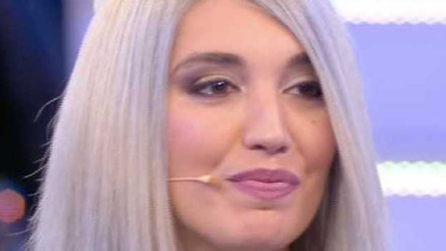 Veronica Satti nasconde un telefono nella casa del Grande Fratello?