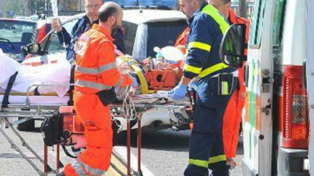 Calabria, 28enne ucciso dopo essere stato travolto da un furgone