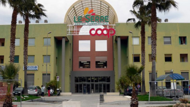 Albenga: centro commerciale Le Serre-Ipercoop.