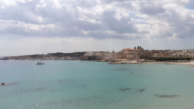Una foto del mare di Otranto, nel Salento.