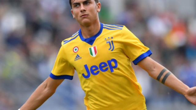Juventus, Dybala con una fasciatura alla gamba