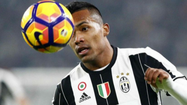 Calciomercato Juventus, addio ad Alex Sandro