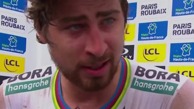 Peter Sagan dopo la vittoria alla Roubaix