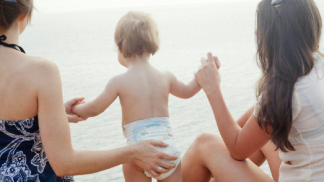 Registrato in Italia il primo bambino con due mamme