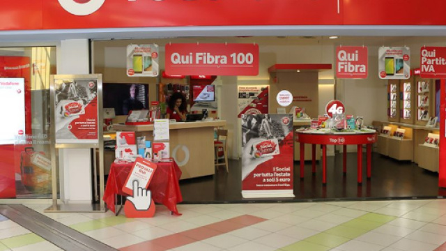 Vodafone: aumento delle tariffe fino a 1,49 euro, ecco il motivo