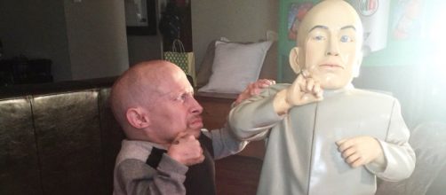 Verne Troyer, alcohol major factor in death. [Image Credit: Verne Troyer/Twitter]