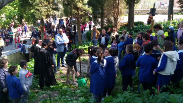 Al termine della cerimonia piantato nei giardini un cipresso simbolo del Santuario
