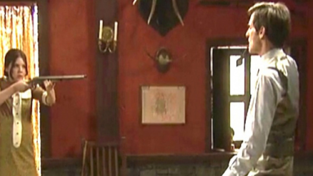 Il Segreto, Aquilino violenta Beatriz Marcella arriva col fucile.