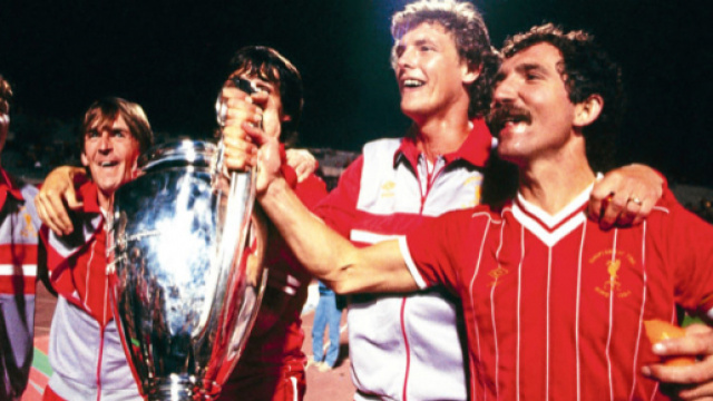 Roma, 1984: i giocatori del Liverpool festeggiano la Coppa dei Campioni appena vinta