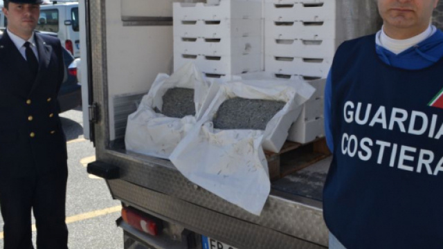 Servivano pesce avariato spacciandolo per fresco