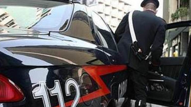 Uccide il vicino di casa poi confessa.