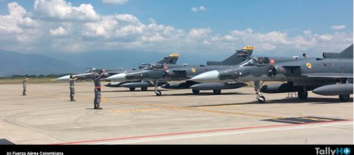 Kfir de la Fuerza A&eacute;rea Colombiana realizan ejercicio Fighter Drag - tallyho.cl