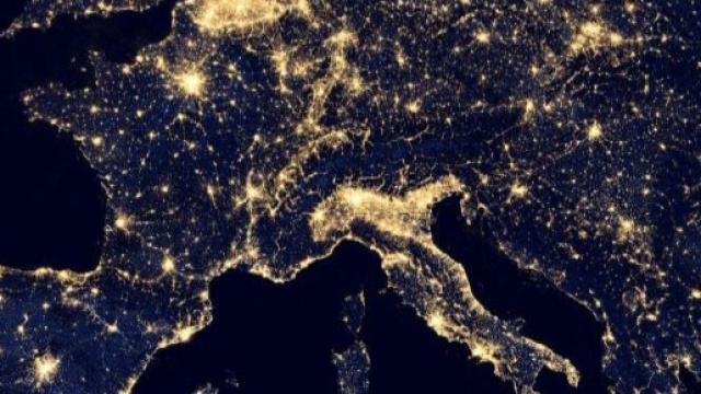 L'inquinamento luminoso incombe sulla nostra salute e ci nasconde la bellezza del cielo notturno. - blogcielomareterra.it