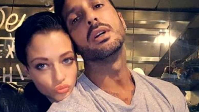 Fabrizio Corona si tatua il volto di Silvia Provvedi sulla mano ... - today.it