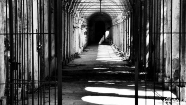 Un luogo lugubre e spettrale: cos'&egrave; rimasto dell'ex manicomio di ... - diariodelweb.it