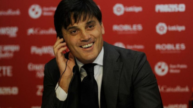 Vincenzo Montella nella conferenza di presentazione come nuovo allenatore del Siviglia.