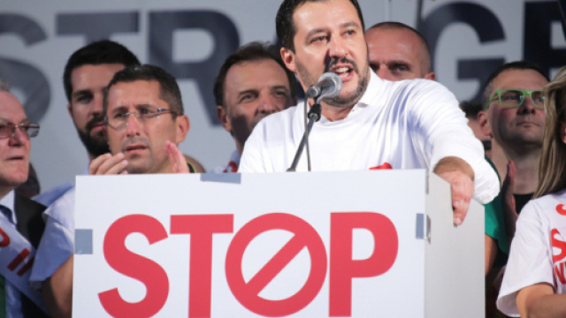 Dopo i tragici fatti di Milano, Salvini promette il pugno di ferro contro i clandestini