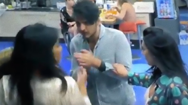 GF 15: notte da incubo per Aida Nizar