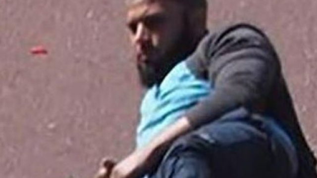 Uomo accoltella tre persone in Olanda