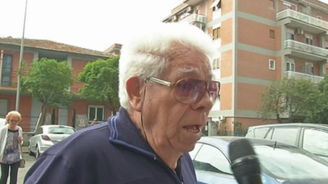 Ciampino, Alessandro Tolla ha accoltellato la moglie e si &egrave; ucciso. Secondo la testimonanianza dei vicini era una coppia perfetta.