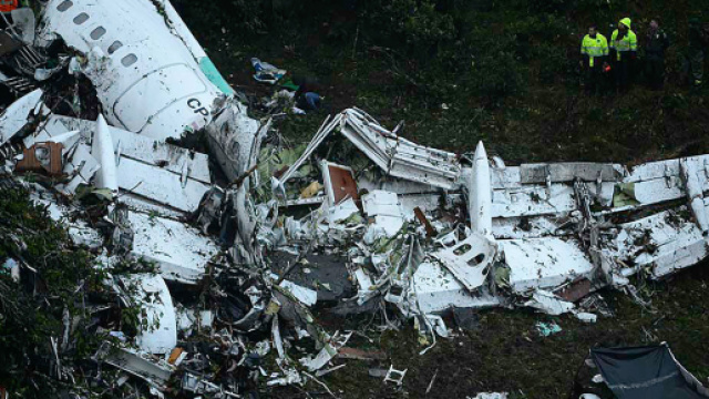 Disastro aereo di Chapecoense in Colombia, i risultati dell'inchiesta: tragedia causata dalla mancanza di carburante.