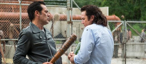 Negan e Eugene no in&iacute;cio da s&eacute;tima temporada
