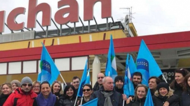Auchan, chiusure a Napoli a Catania. A rischio centinaia di posti di lavoro.