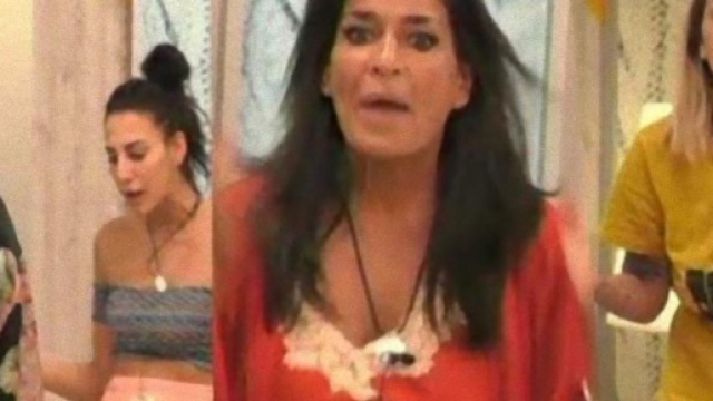 Grande Fratello 15: ecco chi ha vomitato e lasciato il bagno sporco