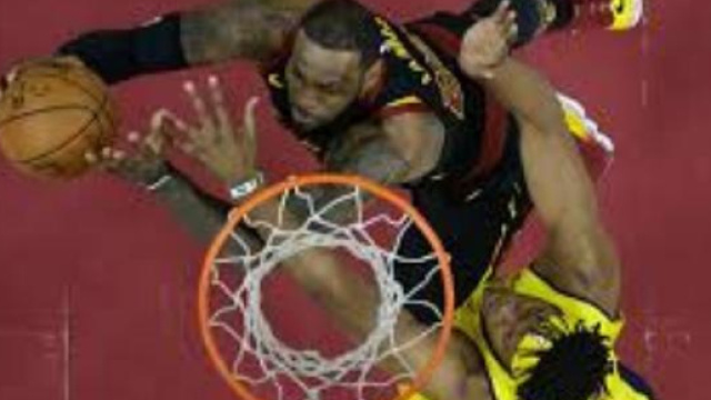 Lebron &eacute;crivant sa l&eacute;gende face aux Pacers