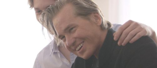 Val Kilmer cancer battle. [Image Credit: YouTube screenshot/Inside Edition]