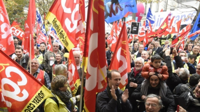 Macron face &agrave; la fronde sociale et pas seulement celle de la SNCF