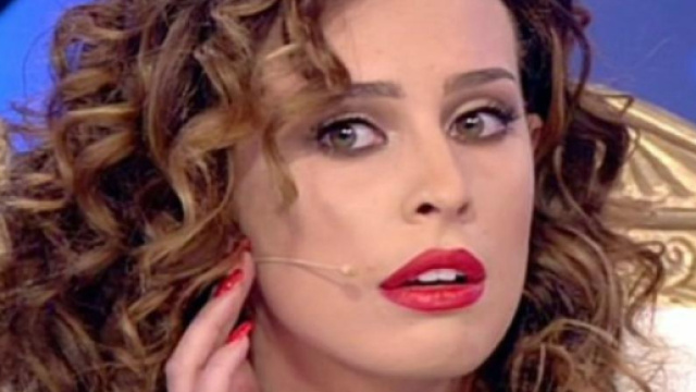 Uomini e Donne: abbandono al trono di Sara