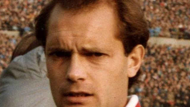 Ray Wilkins quando gioc&ograve; nel Milan.