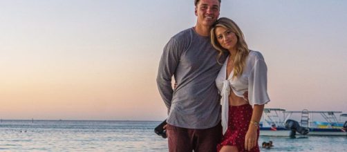 Dean and Lesley from the Bachelor franchise split {Instagram via @Lesleyannemurphy}