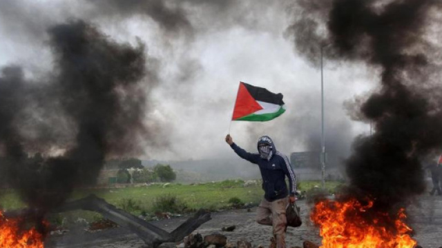 Gaza, scontri al confine: uccisi 7 palestinesi - lastampa.it