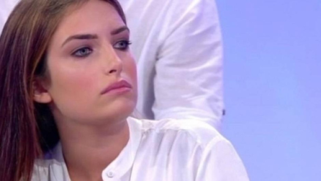 Uomini e Donne: Nilufar riceve degli auguri speciali da Nicol&ograve;