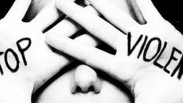 La carne di Emma Glass invita a riflettere sulla violenza sulle donne