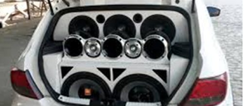 Amplificadores necessitam de uma carga alta para conseguirem funcionar